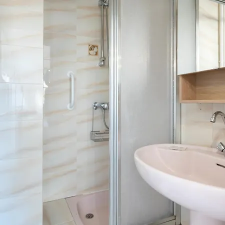 Apartamento Spacious 2-br Walk To & Center Cannes