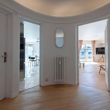 Apartamento Spacious 2-br Walk To & Center