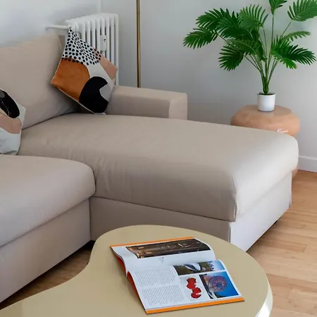 Apartamento Spacious 2-br Walk To & Center